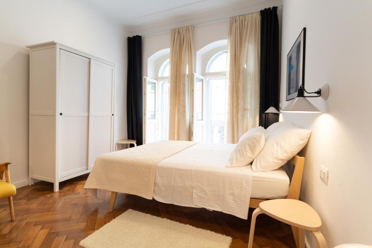 Mimi Carera Apartment & Room 로비니 외부 사진