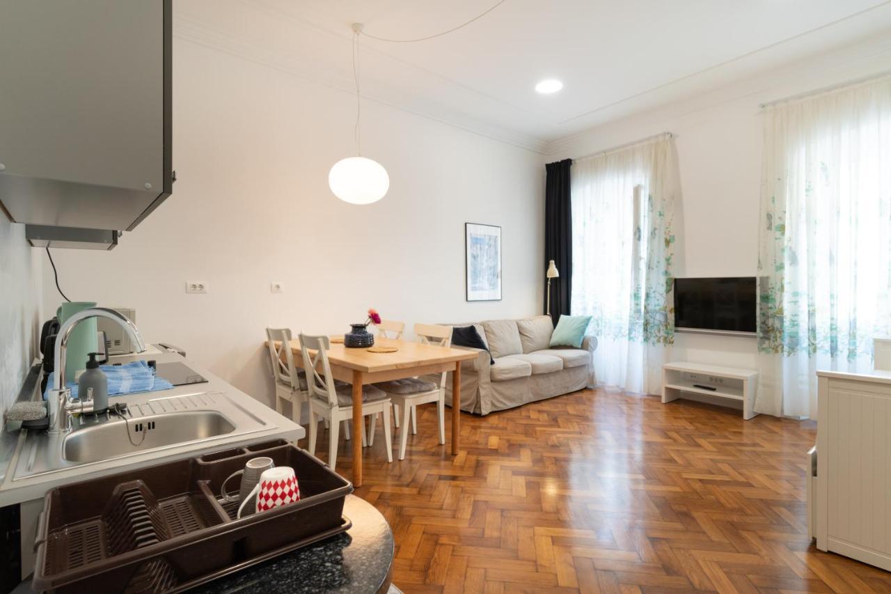 Mimi Carera Apartment & Room 로비니 외부 사진