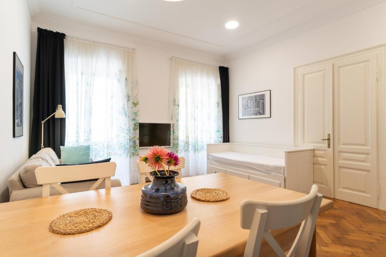 Mimi Carera Apartment & Room 로비니 외부 사진