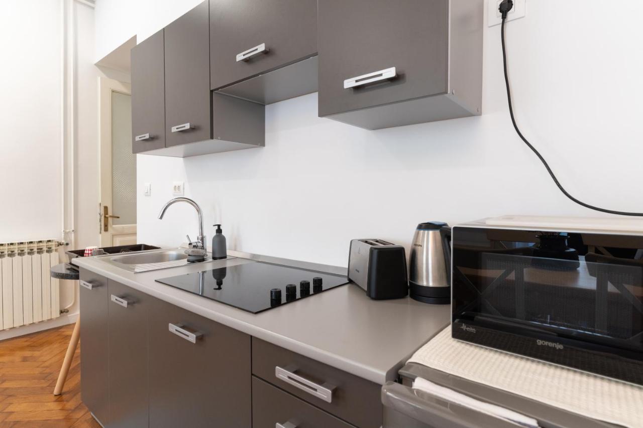 Mimi Carera Apartment & Room 로비니 외부 사진